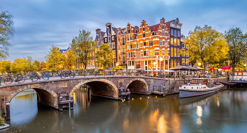 shutterstock_2506155981 alt=